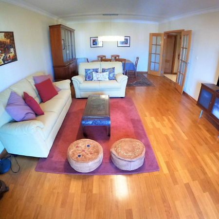 Lisbon 2 Bedroom Apartment With Balcony In Algés Buitenkant foto