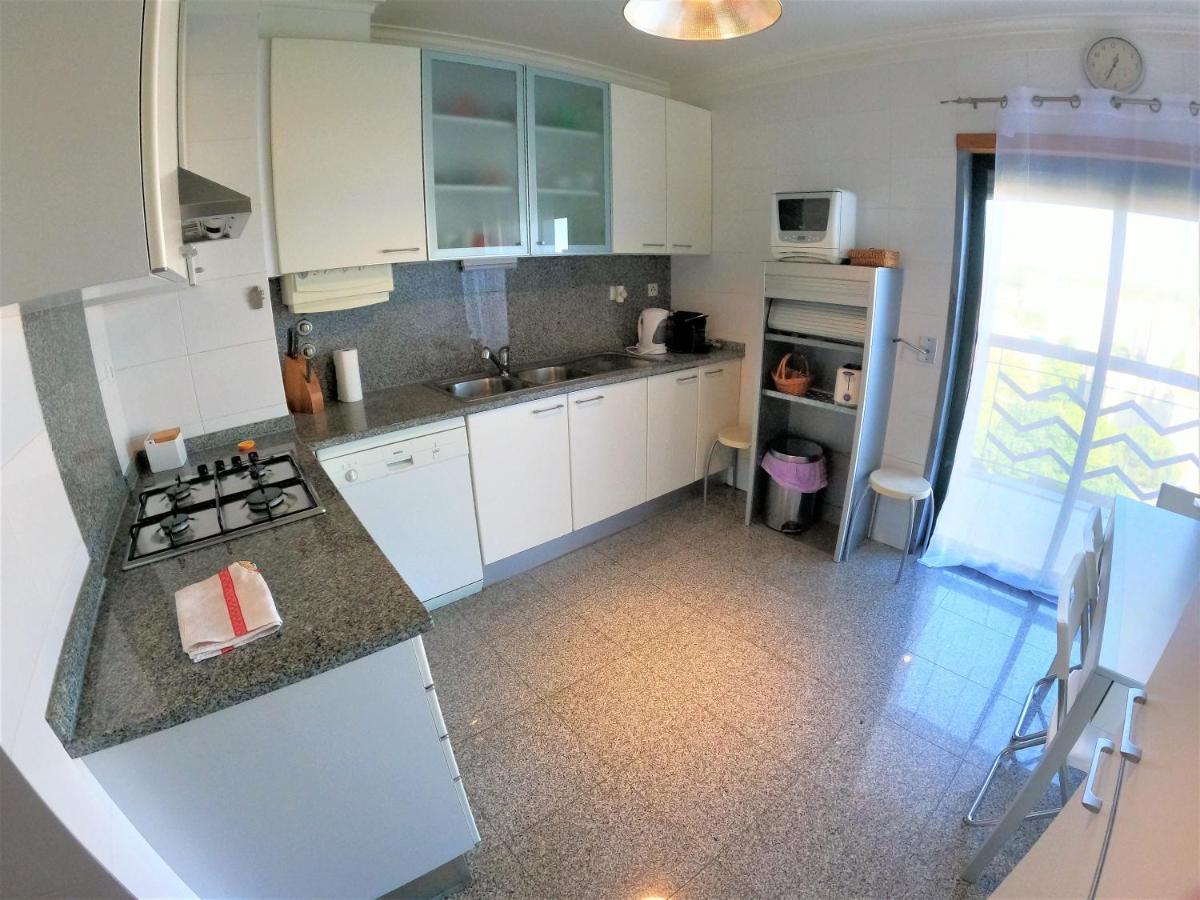 Lisbon 2 Bedroom Apartment With Balcony In Algés Buitenkant foto