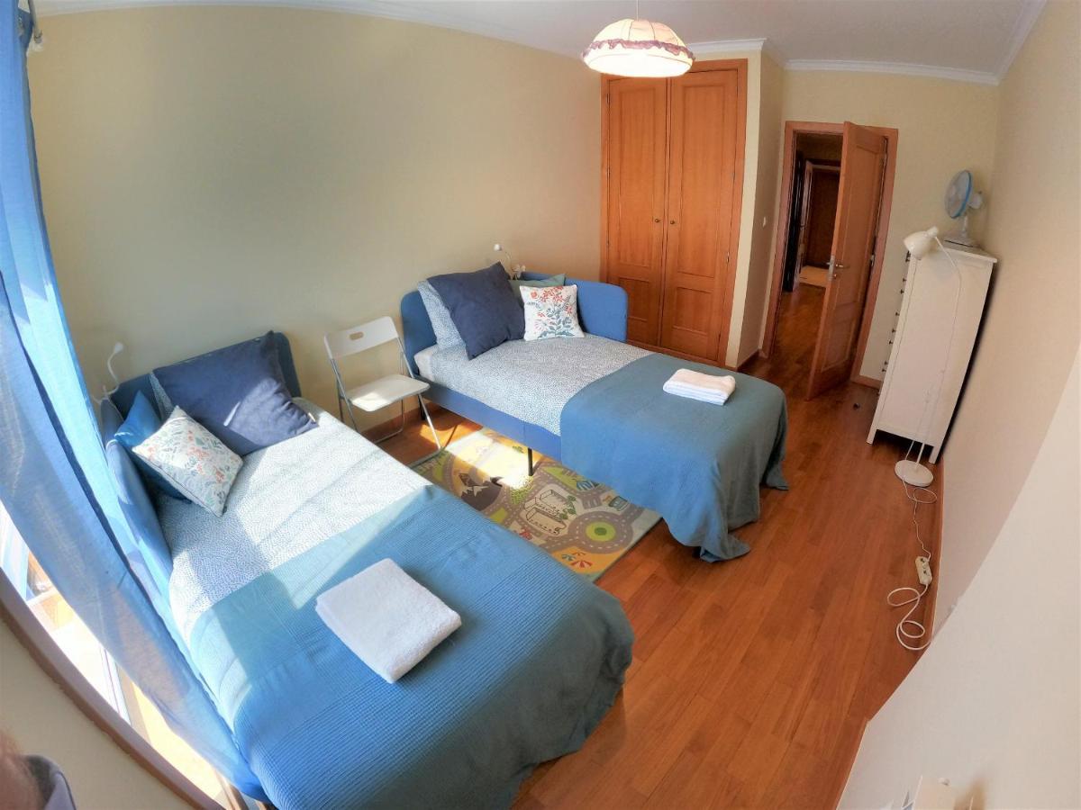 Lisbon 2 Bedroom Apartment With Balcony In Algés Buitenkant foto