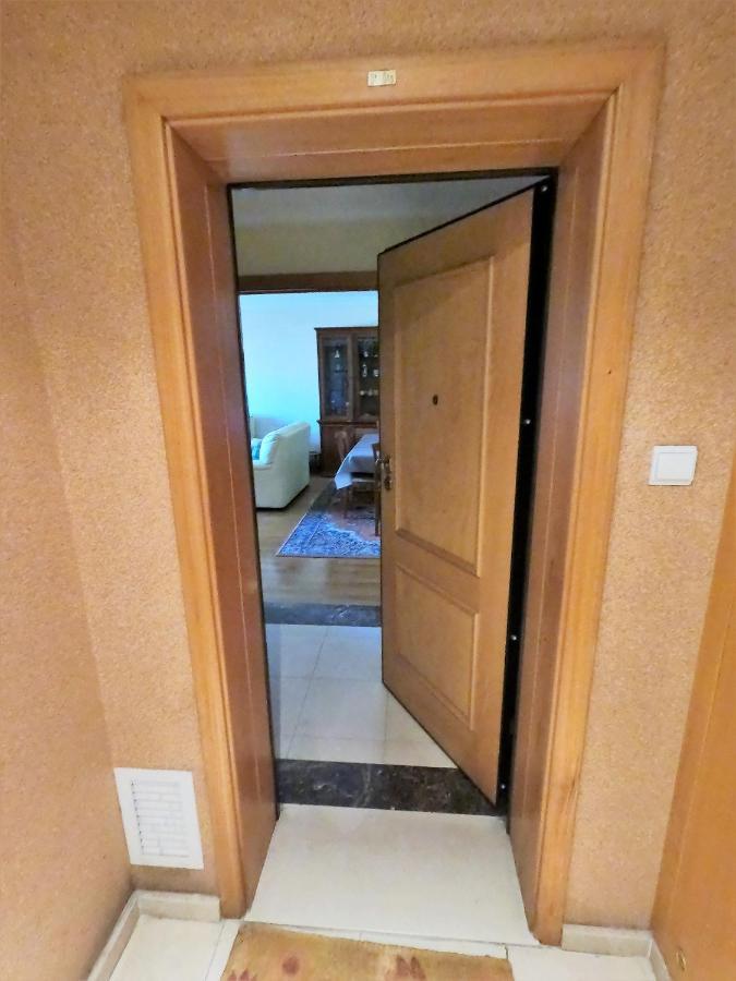 Lisbon 2 Bedroom Apartment With Balcony In Algés Buitenkant foto